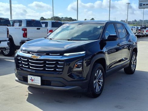Used 2025 Chevrolet Equinox LT FWD image 3