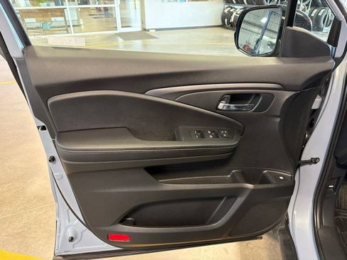 Certified 2023 Honda Ridgeline Sport image 24