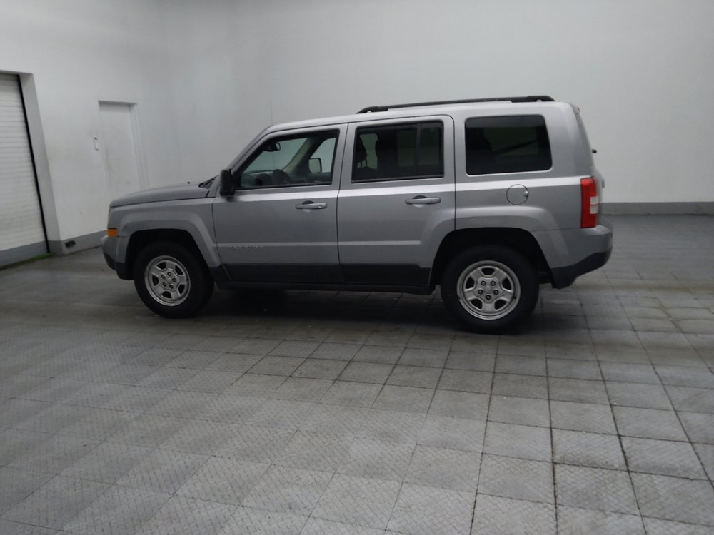 Used 2016 Jeep Patriot Sport w/ Power Value Group FWD image 3