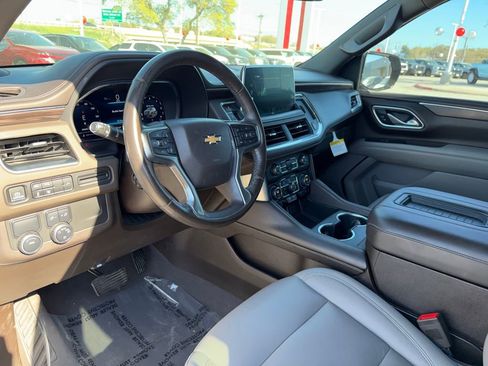 Used 2022 Chevrolet Tahoe LT w/ LT Signature Plus Package image 8