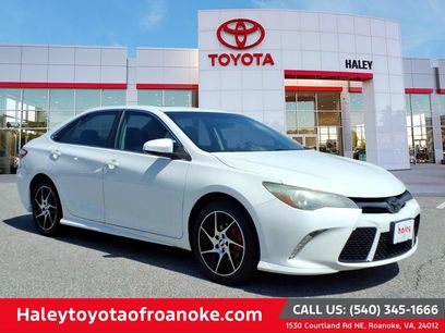 Used 2016 Toyota Camry SE w/ Moonroof Package