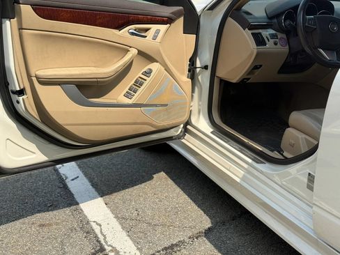 Used 2011 Cadillac CTS Luxury RWD image 11