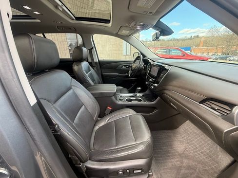 Used 2019 Chevrolet Traverse Premier w/ LPO, Floor Liner Package AWD/4WD image 52