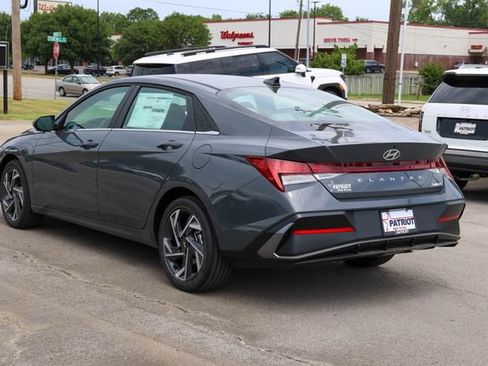New 2026 Hyundai Elantra Limited FWD image 5