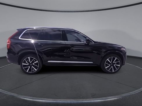 Used 2023 Volvo XC90 B5 Plus w/ Protection Package Premier AWD/4WD image 9