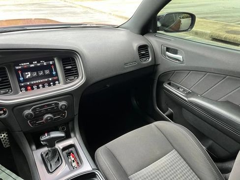 Used 2019 Dodge Charger R/T w/ Blacktop Package RWD image 29