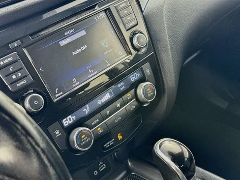 Used 2022 Nissan Rogue Sport SV AWD/4WD image 9