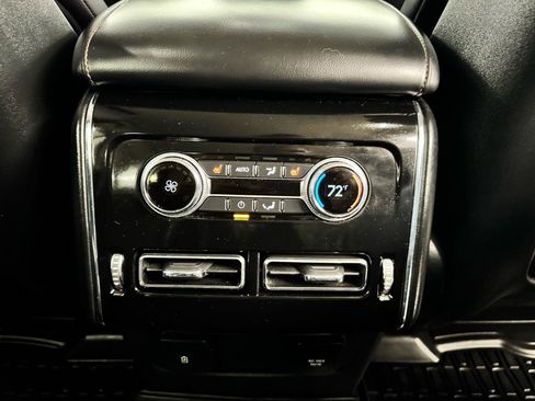Used 2023 Lincoln Aviator AWD w/ Elements Package image 17