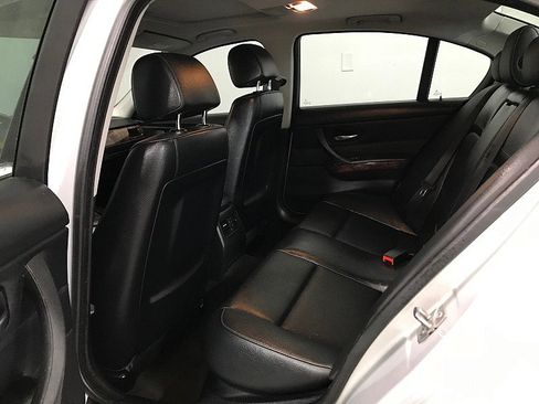 Used 2010 BMW 328i xDrive Sedan image 16
