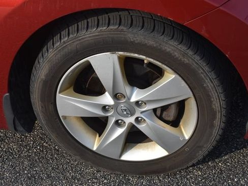 Used 2013 Hyundai Elantra GLS w/ Preferred Pkg FWD image 11