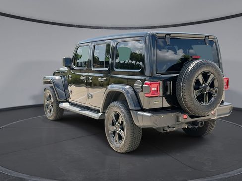 Used 2021 Jeep Wrangler Unlimited Sahara AWD/4WD image 10