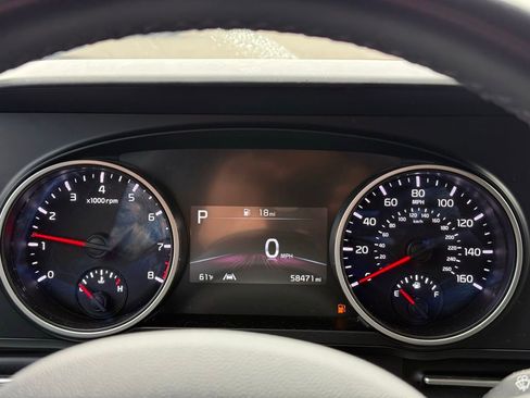 Used 2022 Kia Carnival LX FWD image 10