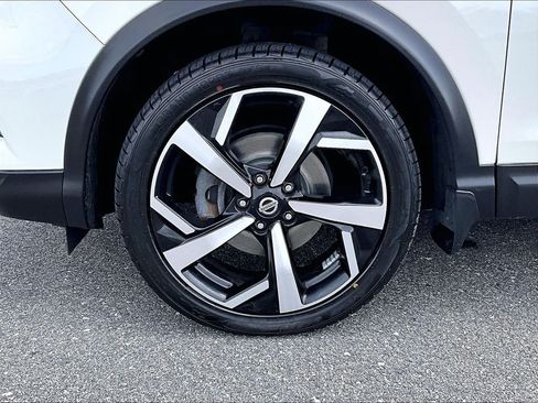 Used 2022 Nissan Rogue Sport SL AWD/4WD image 7