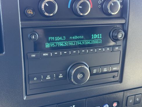 Used 2025 Chevrolet Express 3500 LT w/ LT Preferred Equipment Group RWD image 23