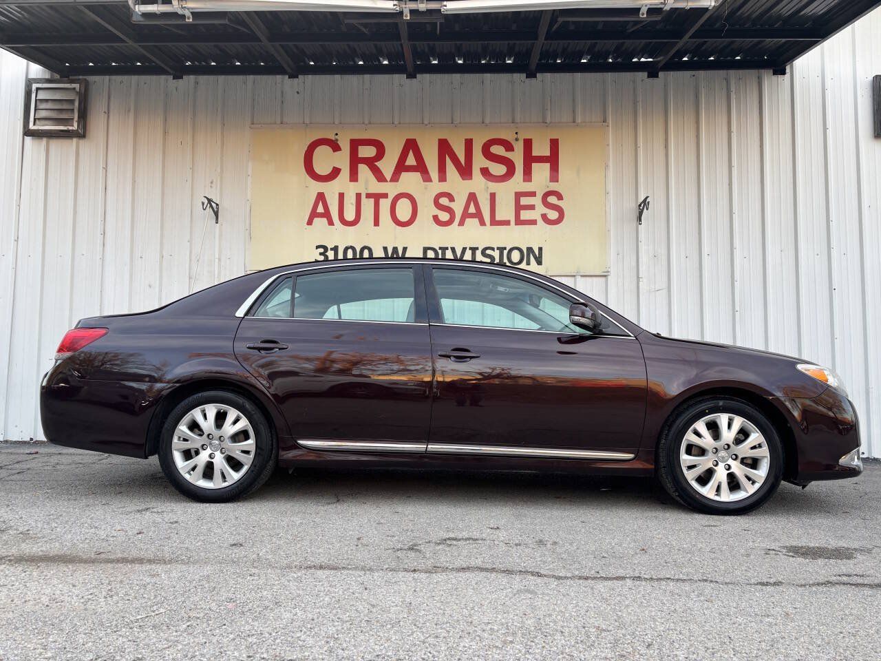 Used 2012 Toyota Avalon FWD image 2