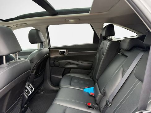 Certified 2023 Kia Sorento S w/ Panoramic Sunroof Package image 24