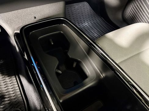 Certified 2025 Volkswagen ID.4 Pro S AWD/4WD image 16