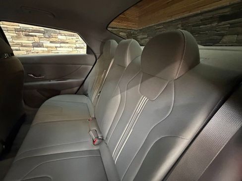 Used 2022 Hyundai Elantra SEL w/ Convenience Package image 28