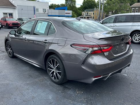 Used 2024 Toyota Camry SE FWD image 5