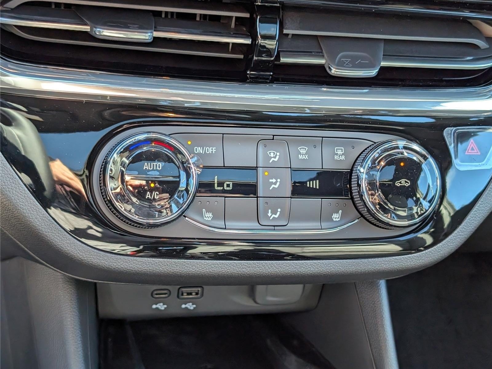 New 2026 Buick Envista Sport Touring w/ Convenience I Package FWD image 23