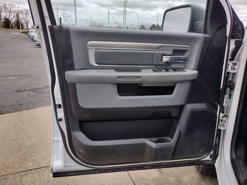 Used 2019 RAM 1500 Classic SLT AWD/4WD image 23