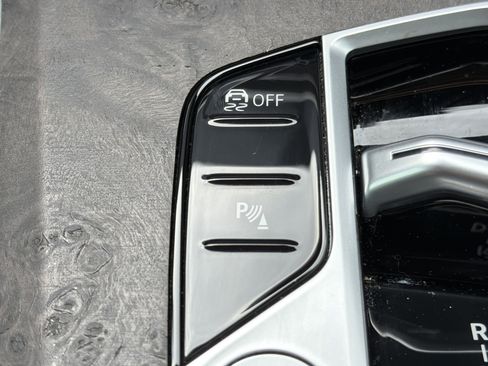 Used 2024 BMW X5 sDrive40i w/ Premium Package RWD image 9