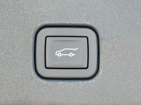 New 2025 Cadillac Optiq Sport 1 w/ LPO, ONYX Package image 36