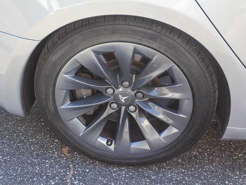 Used 2018 Tesla Model S 75D AWD/4WD image 9
