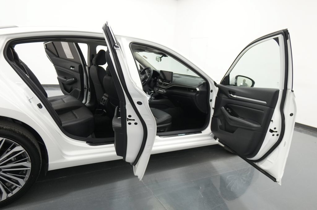 Used 2024 Nissan Altima 2.5 SL AWD/4WD image 27