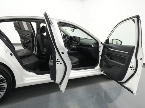 Used 2024 Nissan Altima 2.5 SL AWD/4WD image 27