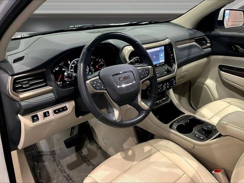 Used 2023 GMC Acadia Denali w/ Denali Ultimate Package AWD/4WD image 17