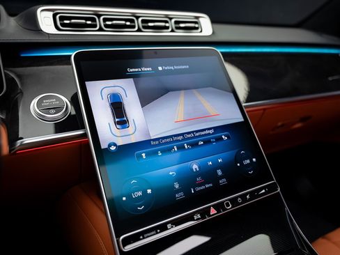 Used 2023 Mercedes-Benz S 580 4MATIC Sedan w/ 3D Technology Package image 50