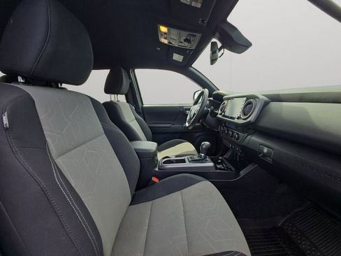 Used 2023 Toyota Tacoma TRD Off-Road w/ Technology Package image 14