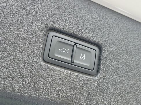 Used 2021 Audi Q8 Premium Plus w/ Premium Plus Package image 10