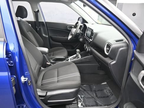Used 2022 Hyundai Venue SEL FWD image 35