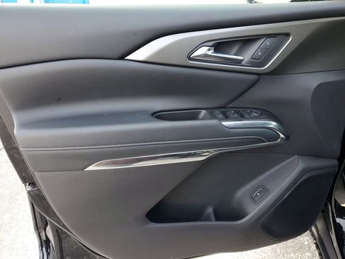 Used 2025 Chevrolet Traverse LT w/ Driver Confidence Package image 22