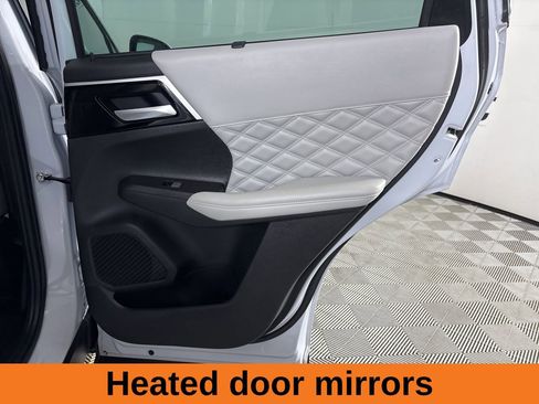 Used 2023 Mitsubishi Outlander SEL image 28