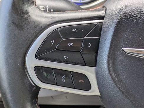 Used 2019 Chrysler Pacifica Touring-L w/ Advanced Safetytec Group FWD image 25
