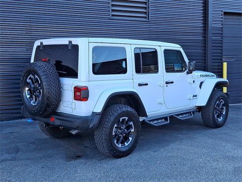 Used 2025 Jeep Wrangler Unlimited Rubicon 4xe image 7