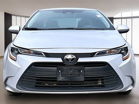 Used 2024 Toyota Corolla LE image 2