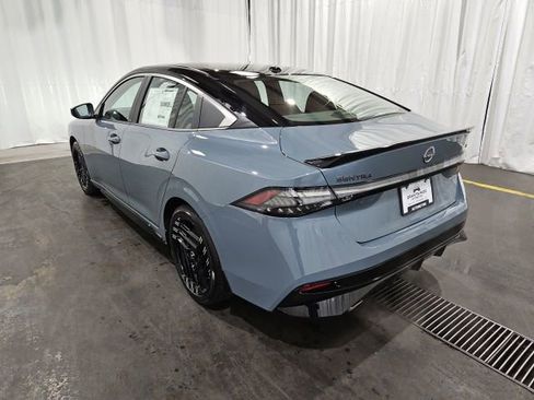 New 2026 Nissan Sentra SR w/ Floor Mat Package FWD image 5