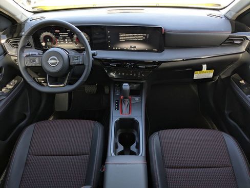 New 2026 Nissan Kicks SR w/ SR Premium Package FWD image 12