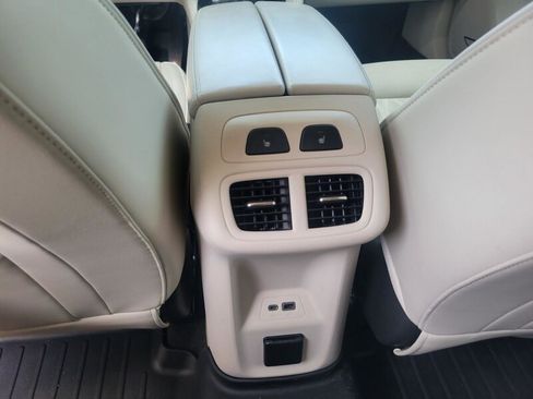 Used 2022 Buick Envision Avenir w/ Premium Seat Package image 18