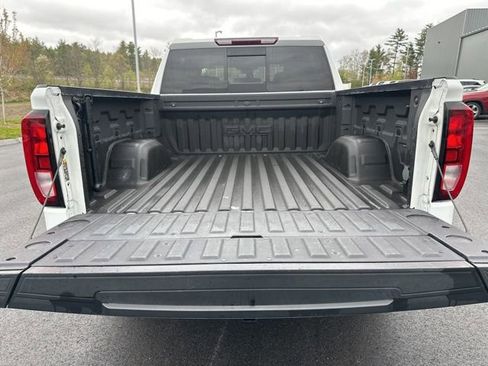 Used 2022 GMC Sierra 1500 Elevation w/ Elevation Premium Package AWD/4WD image 15