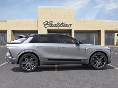 New 2026 Cadillac Lyriq V AWD/4WD image 5