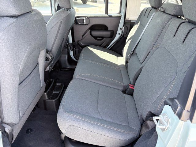 Used 2024 Jeep Wrangler Unlimited AWD/4WD image 7