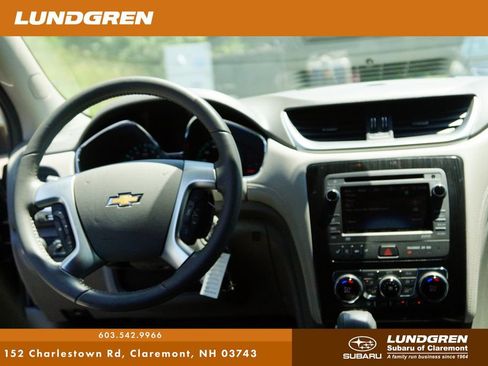 Used 2015 Chevrolet Traverse LT w/ Traveler's Package FWD image 6