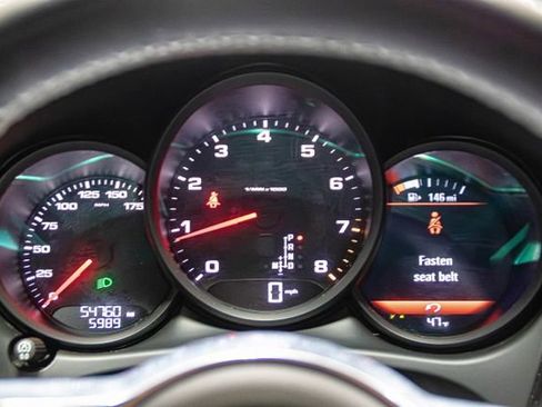 Used 2020 Porsche Macan image 8