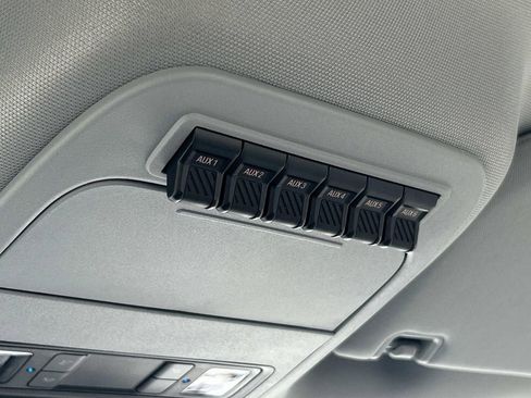 Used 2025 Ford F350 XL w/ XL Chrome Package image 21