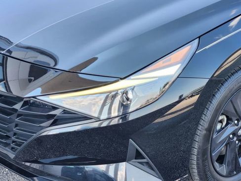 Used 2023 Hyundai Elantra SEL image 7